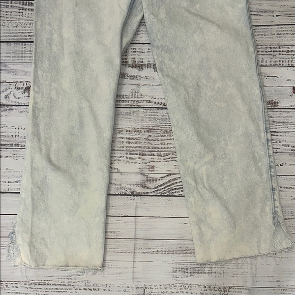 Hollister Curvy Ultra High-Rise Dad Light Wash Denim Sz. 7R - Picture 4 of 8